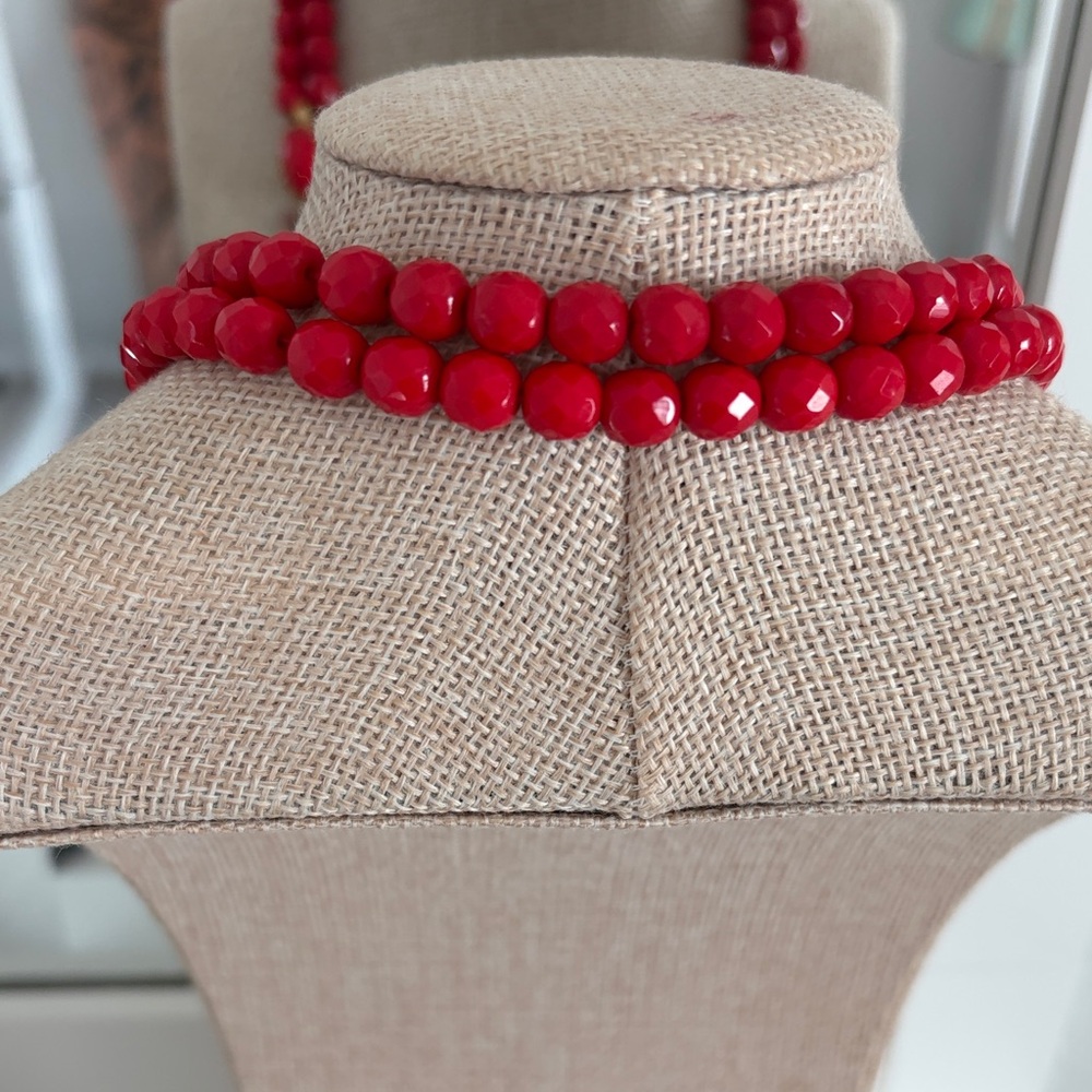 Vintage                               Elegant Red Glass Beaded Necklace - Picture 4 of 7